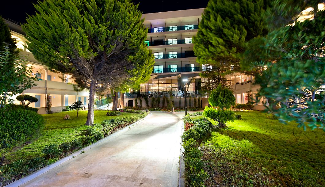 Flora garden kusadasi davutlar